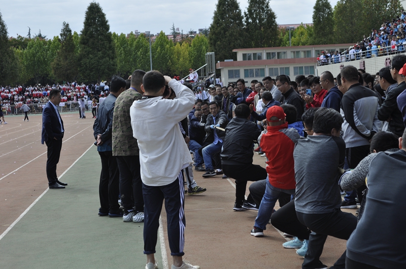 新泰一中,新泰一中实验学校举行2019年艺体节田径运动会