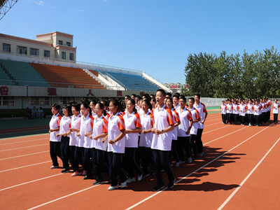 新泰一中新生军训工作圆满结束