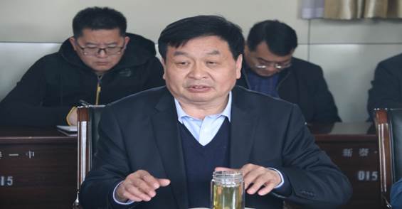 3月10日上午,泰安市教育局党组成员,副局长常希贞同志一行7人来到新泰